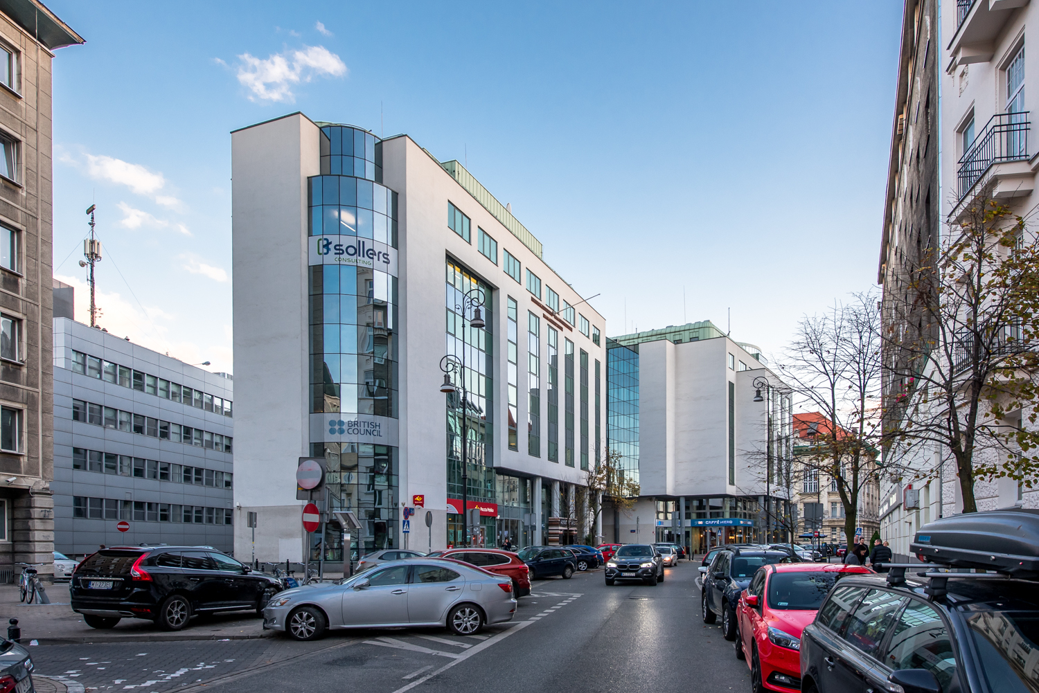 Zdjęcie architektury budynku IPC Business Park (obecnie 54 Koszykowa Trade Center)